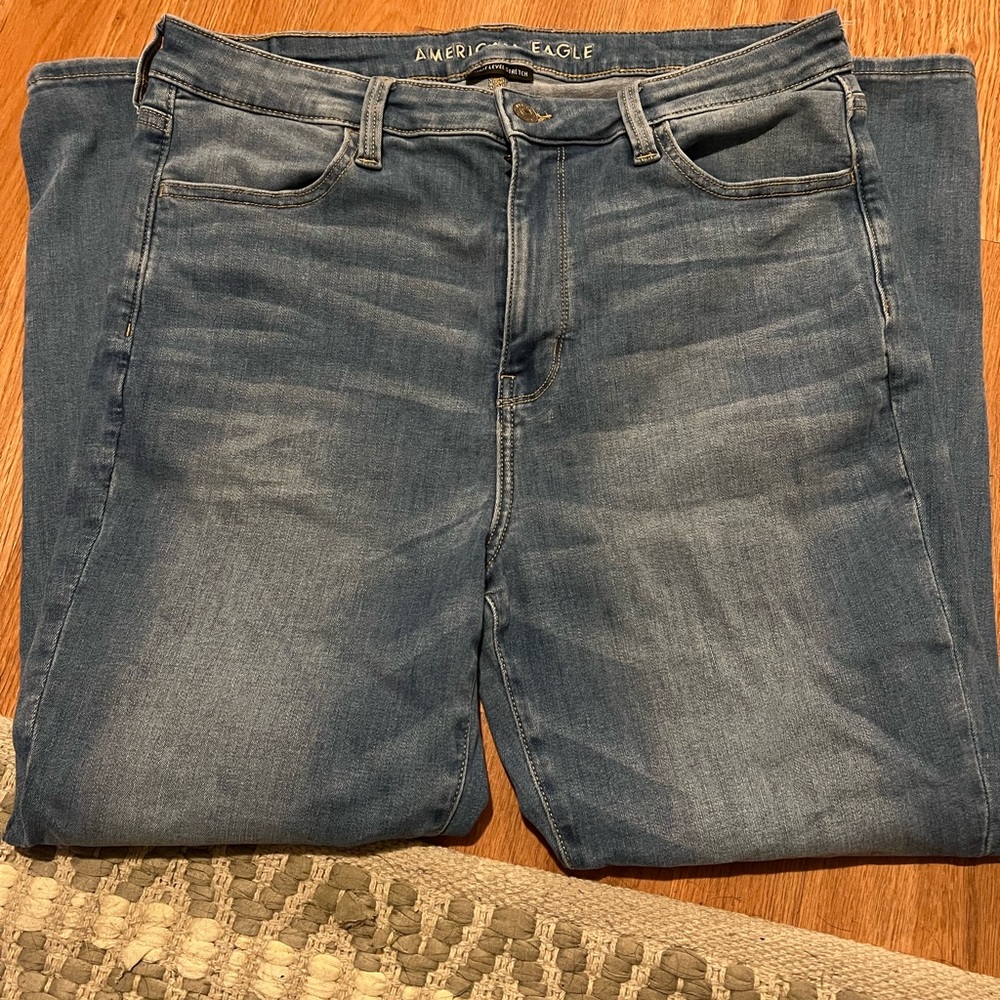 American Eagle Super High Rise Jegging